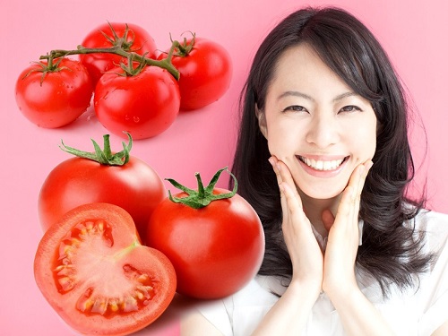 Đắp mặt nạ cà chua lên mặt có tác dụng gì?