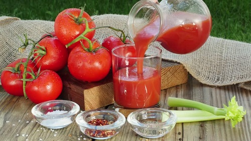 Uống nước ép sinh tố cà chua có tác dụng gì?