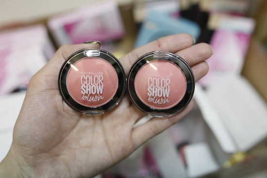 Phan-ma-hong-Maybelline-Color-Show-Blush